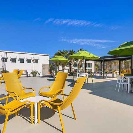 Naples Park Central Hotel Exterior photo
