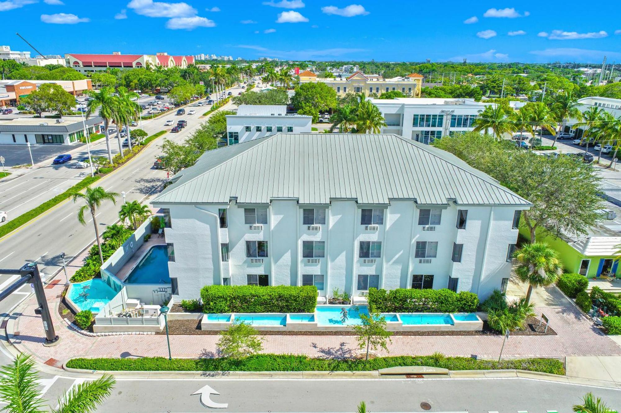 Naples Park Central Hotel Exterior photo