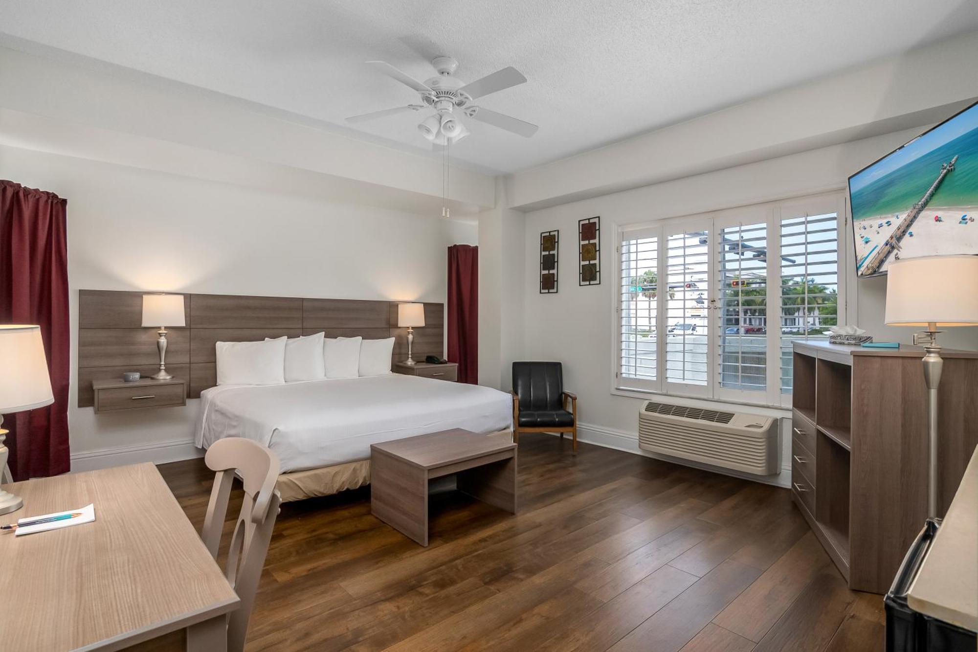 Naples Park Central Hotel Exterior photo