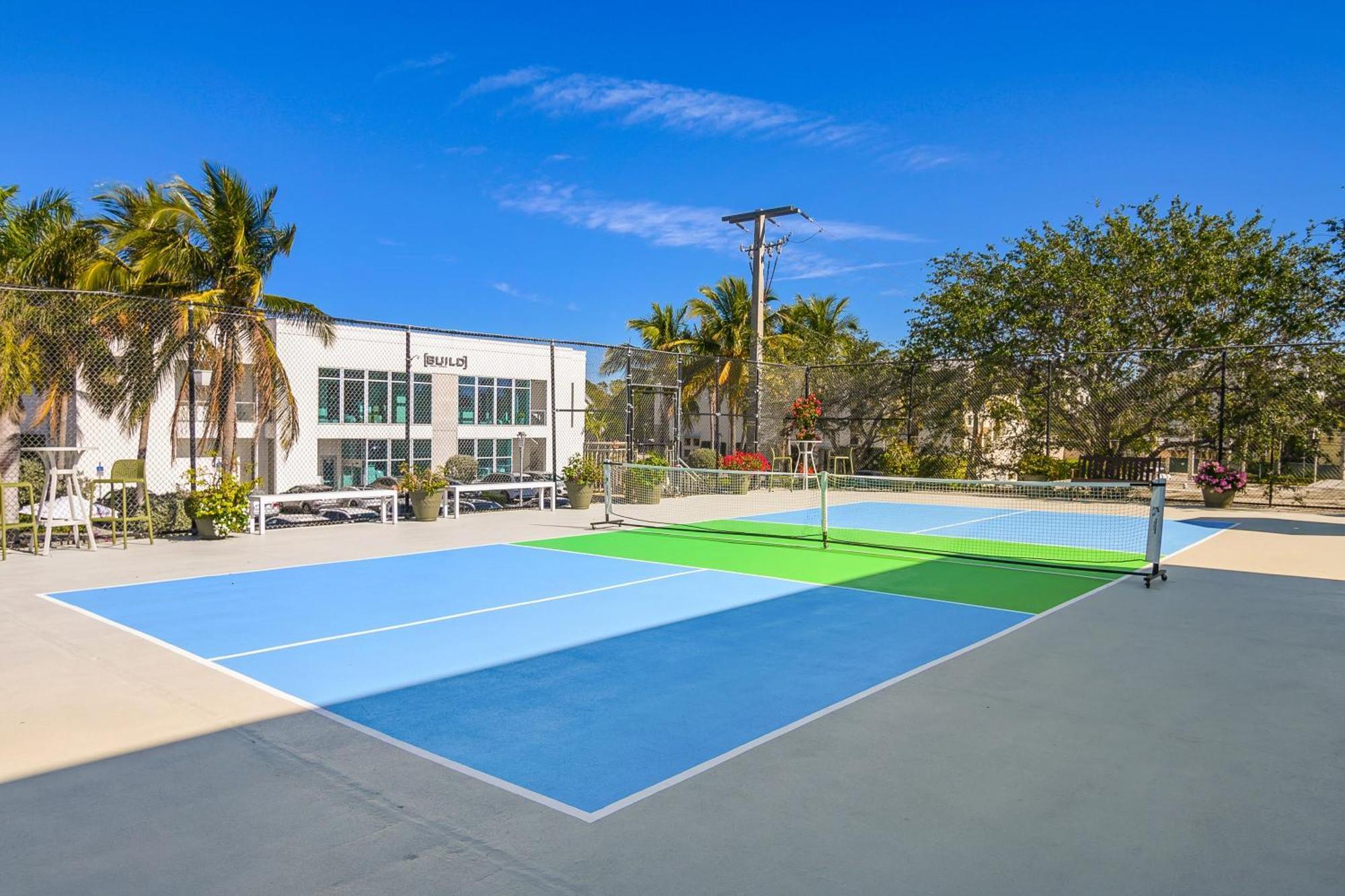Naples Park Central Hotel Exterior photo