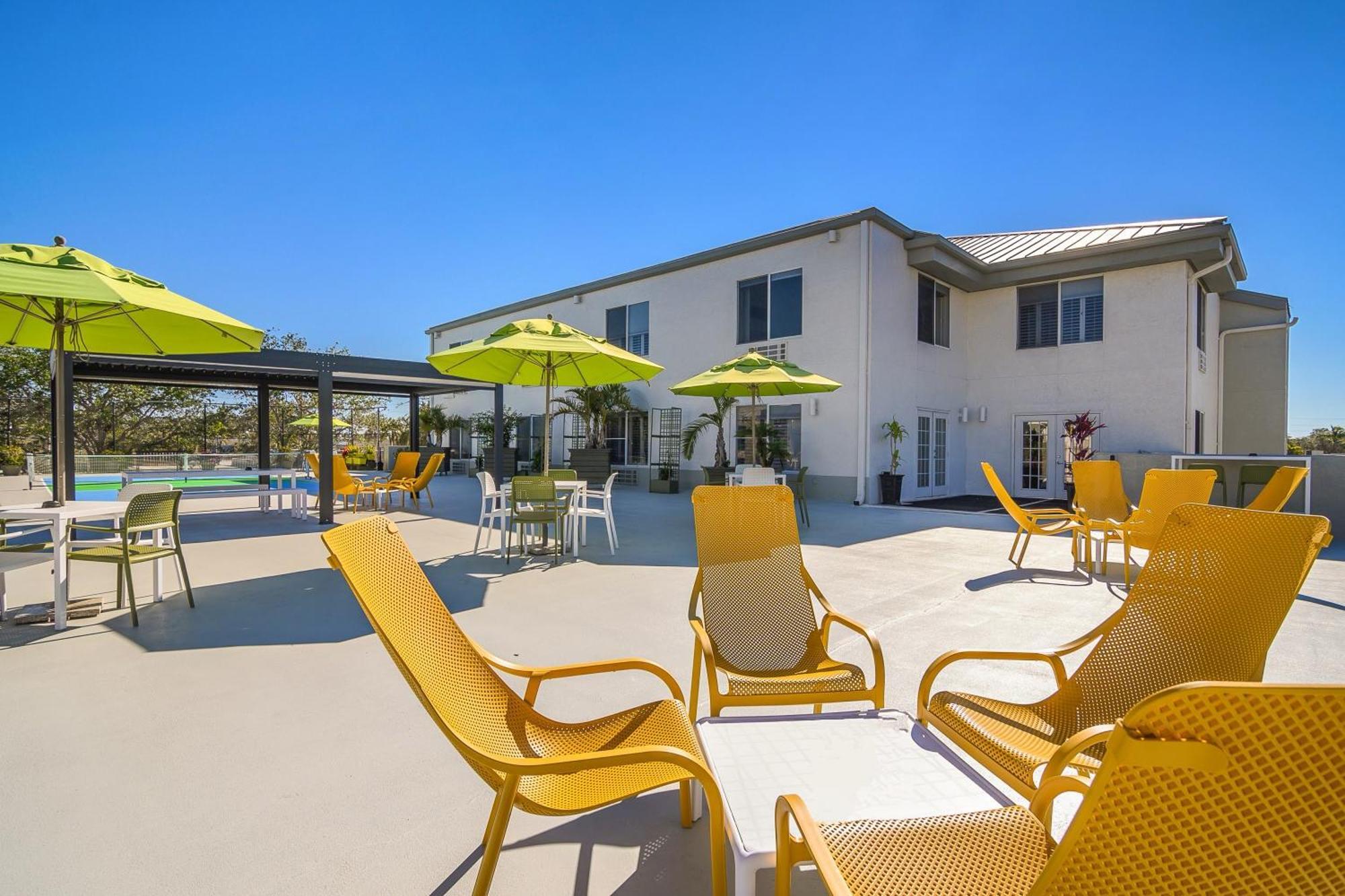 Naples Park Central Hotel Exterior photo