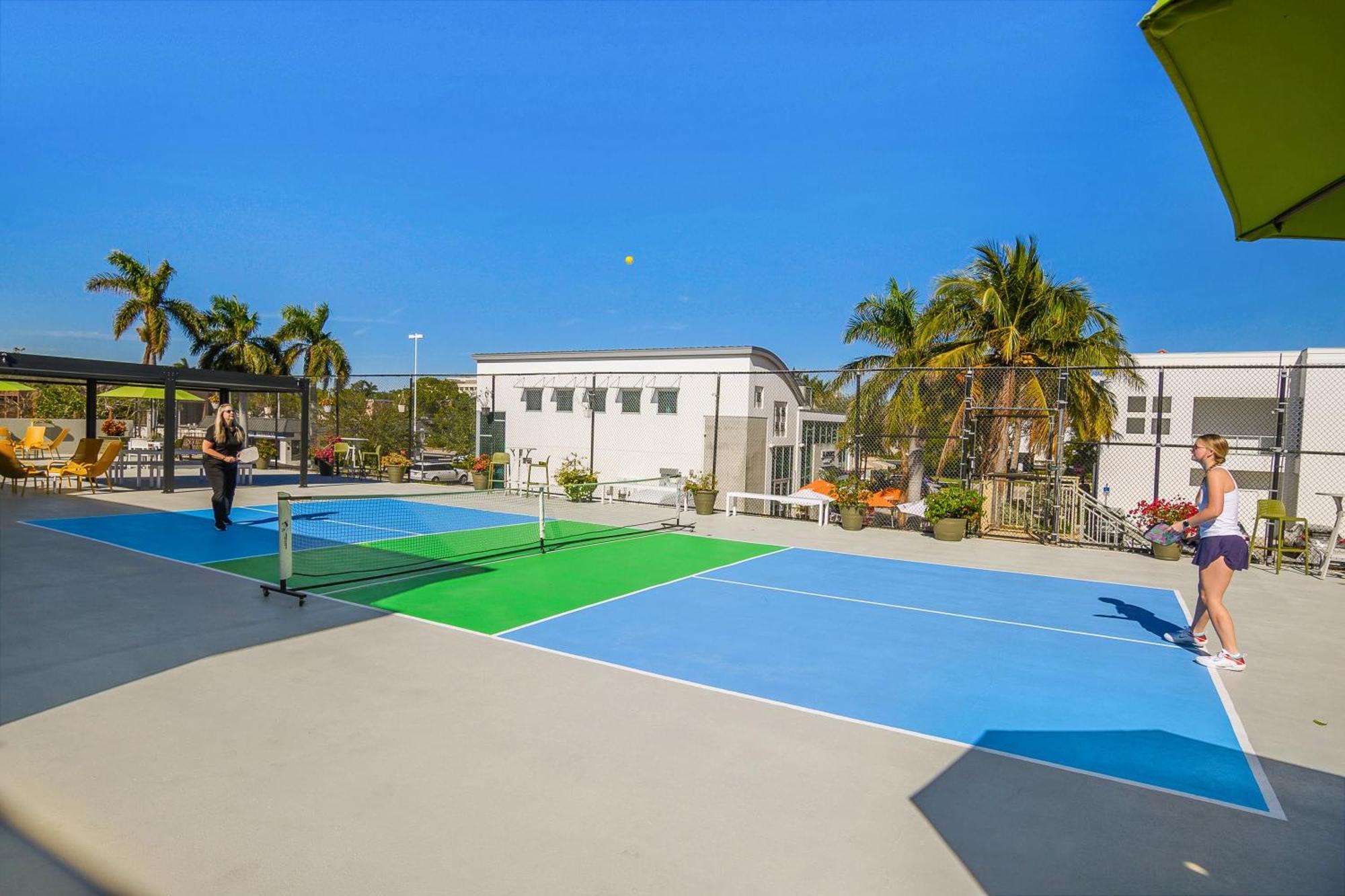 Naples Park Central Hotel Exterior photo