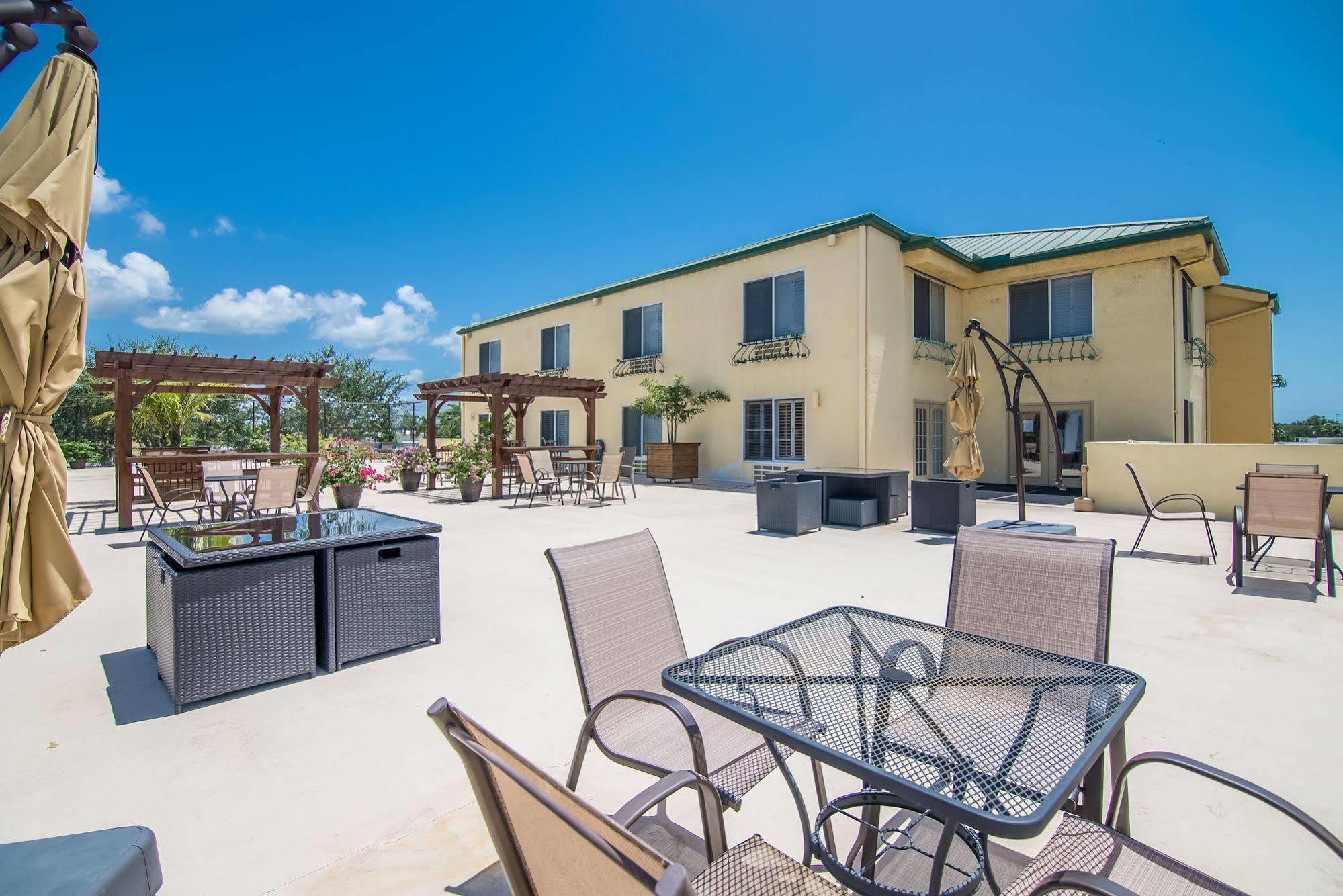 Naples Park Central Hotel Exterior photo
