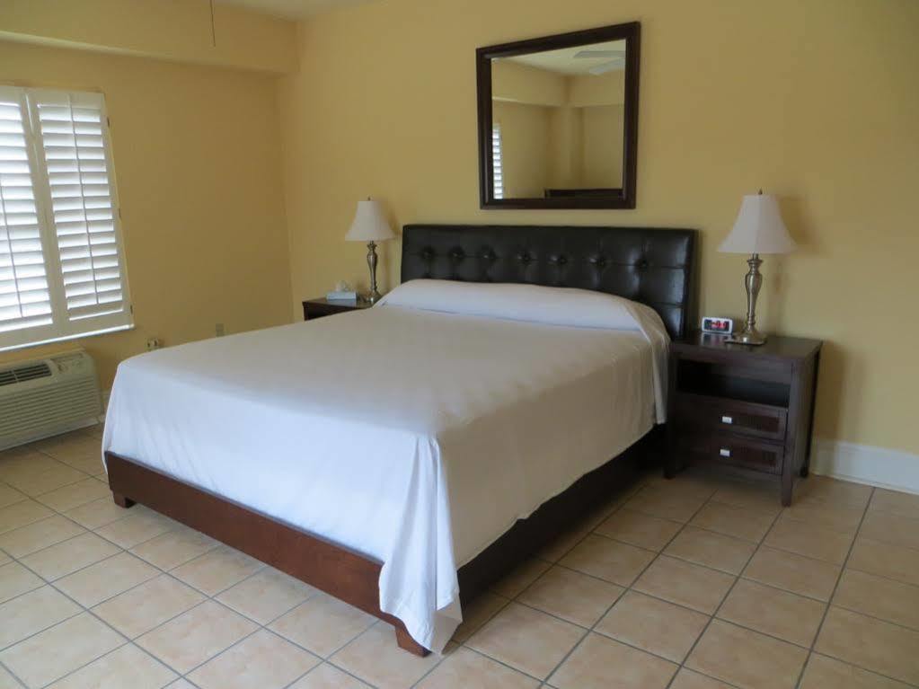 Naples Park Central Hotel Exterior photo