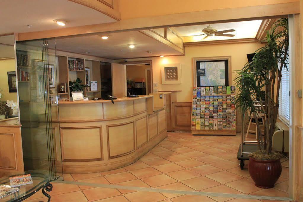 Naples Park Central Hotel Exterior photo